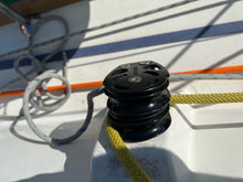 Load image into Gallery viewer, clamp-distancer-pulley-idler-setup-fits-harken-lockoff
